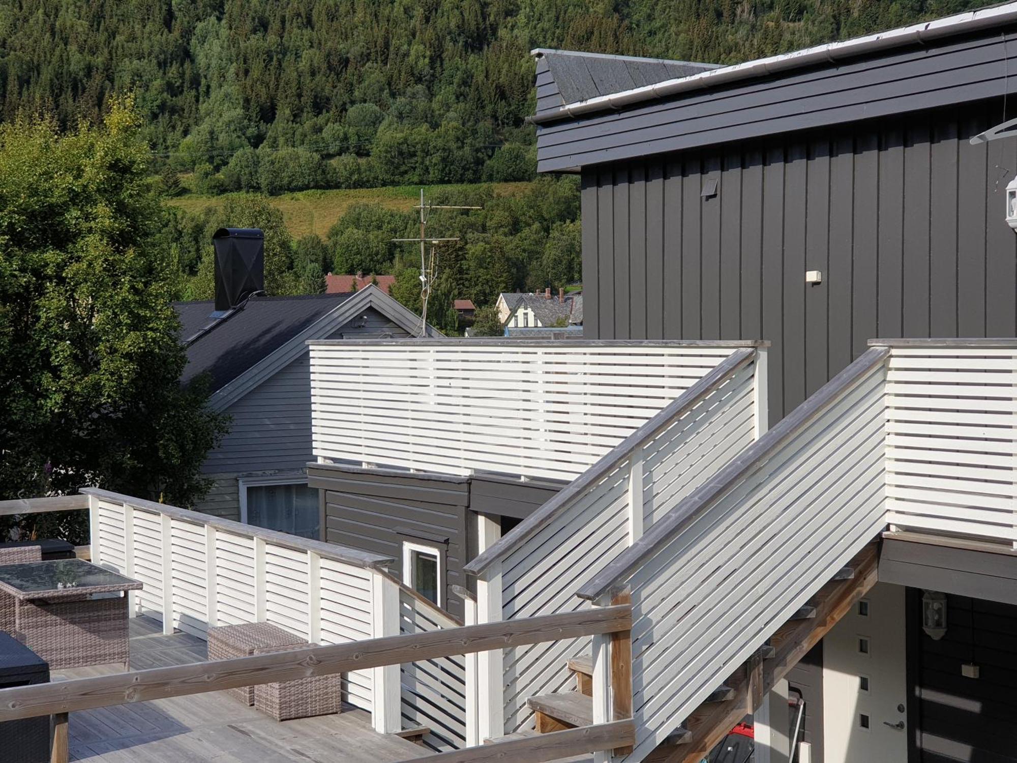 Lyngen Apartments Lyngseidet Kültér fotó