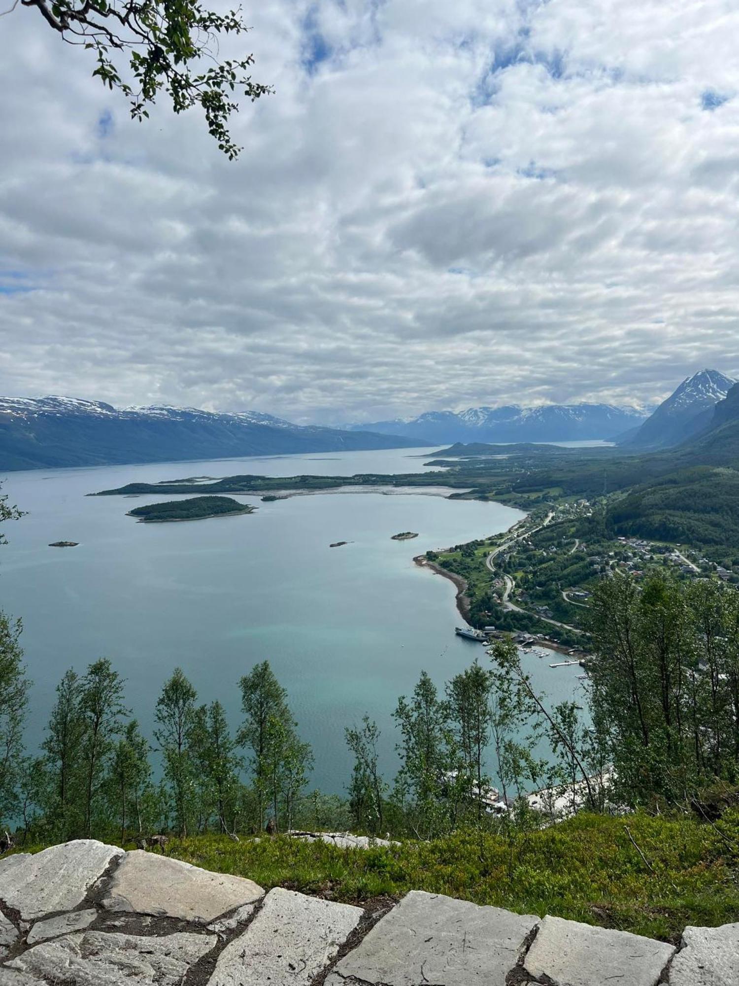 Lyngen Apartments Lyngseidet Kültér fotó